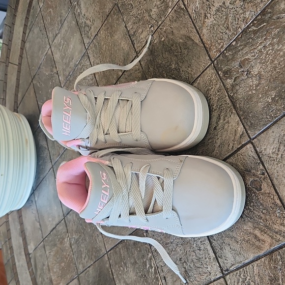 Heelys Voyager HE100715 Skate Shoe Sneaker Pink/Gray Youth Size 4 - Picture 2 of 7